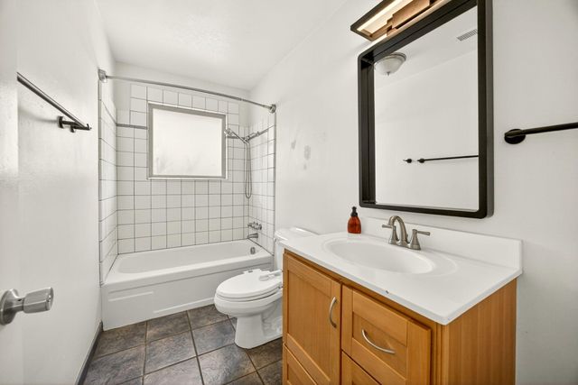 325 Taylor Street, Ashland, OR 97520