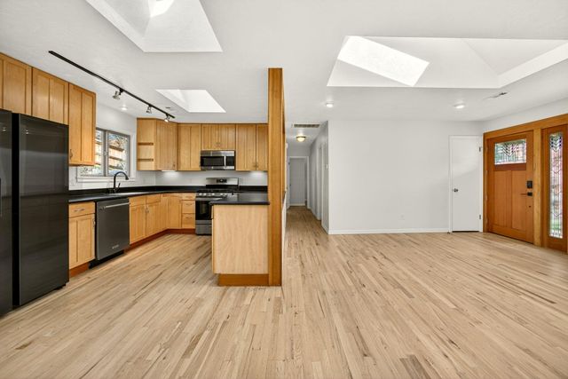 325 Taylor Street, Ashland, OR 97520