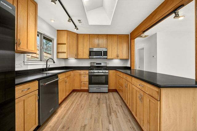 325 Taylor Street, Ashland, OR 97520