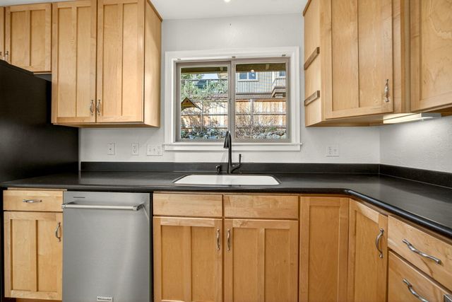 325 Taylor Street, Ashland, OR 97520