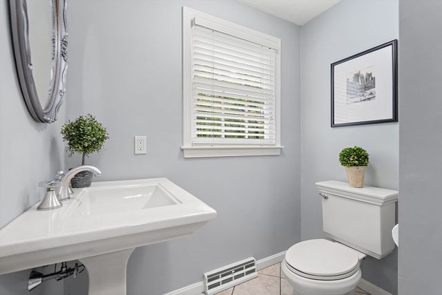 11 Peters Ln, Franklin, MA 02038