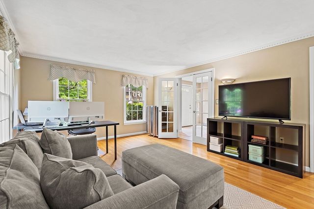 11 Peters Ln, Franklin, MA 02038