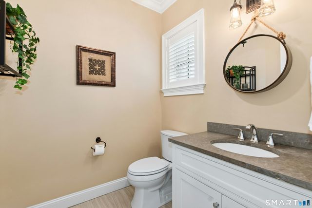 21 Ravenglass Drive 21, Stamford, CT 06903