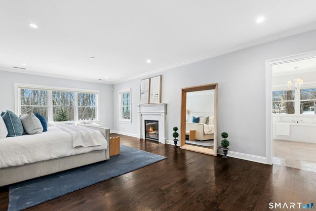 21 Ravenglass Drive 21, Stamford, CT 06903