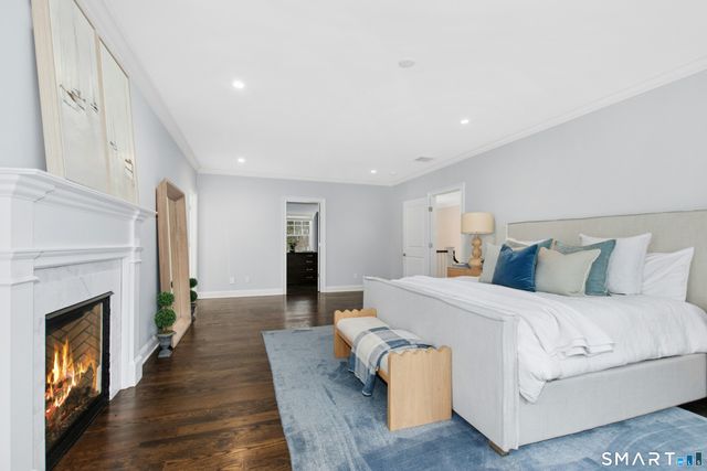 21 Ravenglass Drive 21, Stamford, CT 06903