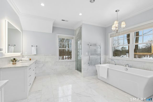 21 Ravenglass Drive 21, Stamford, CT 06903