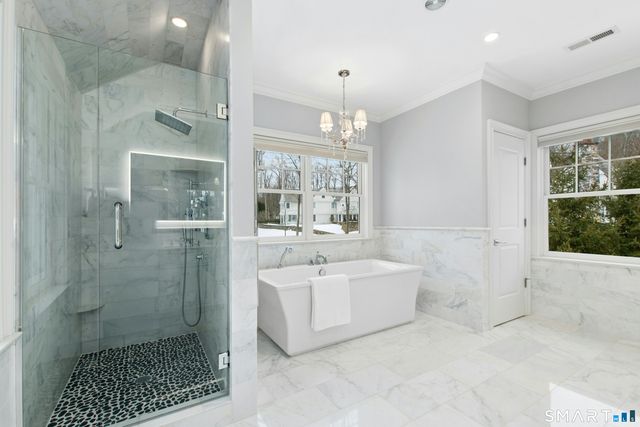 21 Ravenglass Drive 21, Stamford, CT 06903