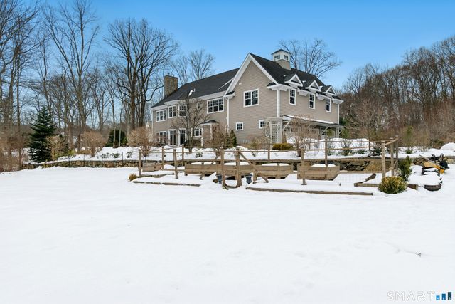 21 Ravenglass Drive 21, Stamford, CT 06903