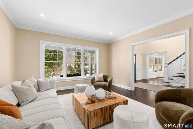 21 Ravenglass Drive 21, Stamford, CT 06903