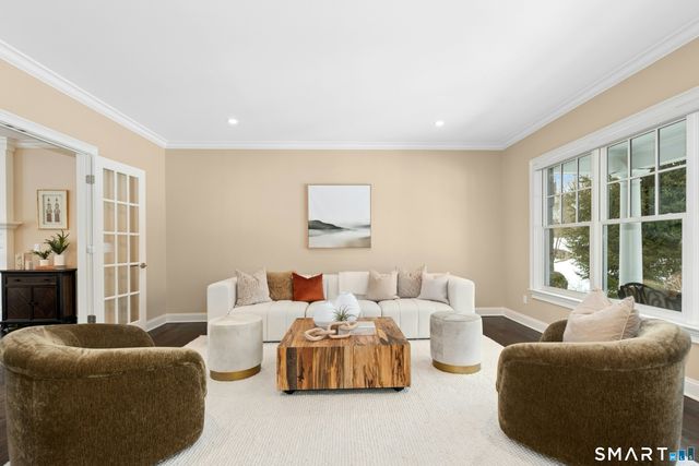 21 Ravenglass Drive 21, Stamford, CT 06903