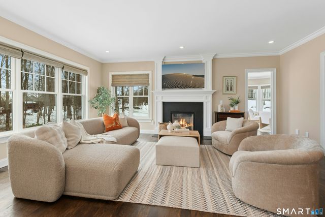 21 Ravenglass Drive 21, Stamford, CT 06903