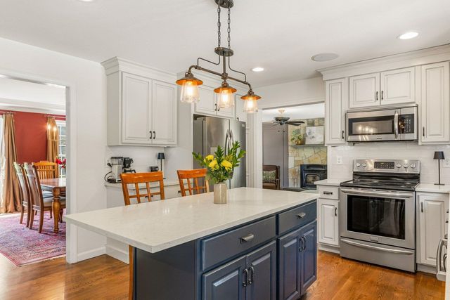 17 Thurston Drive, Lee, NH 03861