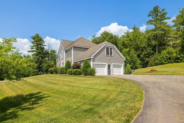 17 Thurston Drive, Lee, NH 03861