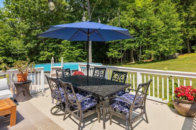 17 Thurston Drive, Lee, NH 03861