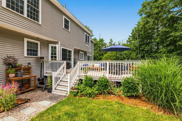 17 Thurston Drive, Lee, NH 03861