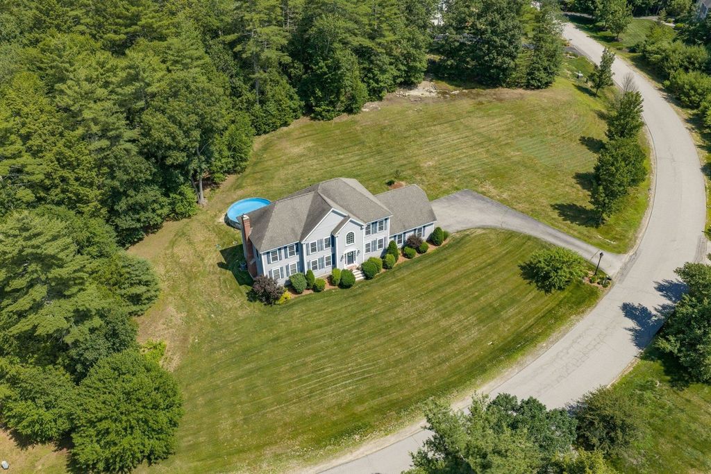 17 Thurston Drive, Lee, NH 03861