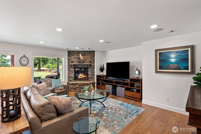 802 Jewil Dr., Fox Island, WA 98333
