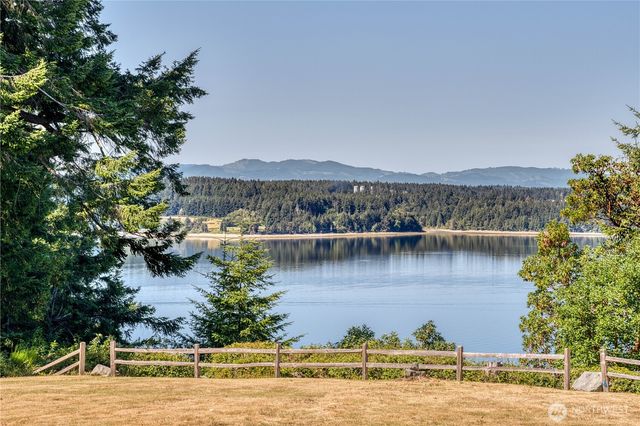 802 Jewil Dr., Fox Island, WA 98333