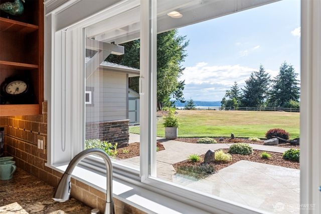 802 Jewil Dr., Fox Island, WA 98333