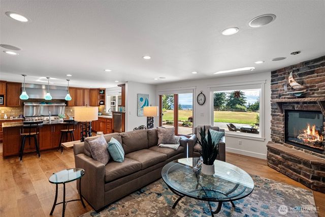 802 Jewil Dr., Fox Island, WA 98333