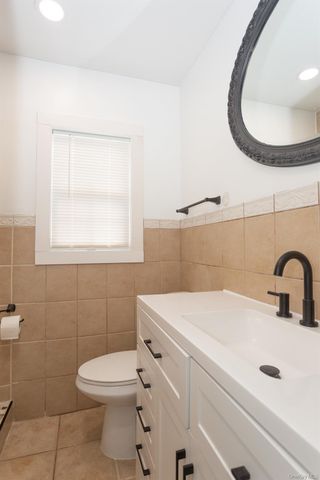 14 Walnut Street, Wyandanch, NY 11798