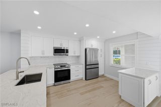 1330 Derbyshire CT E101, Naples, FL 34116