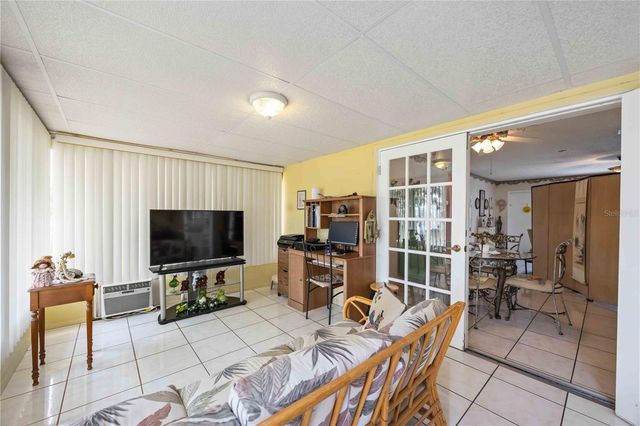 3801 CHINABERRY, Bradenton, FL 34208