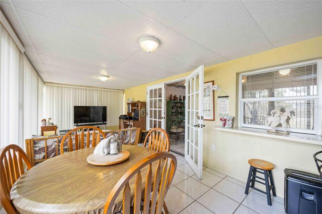 3801 CHINABERRY, Bradenton, FL 34208