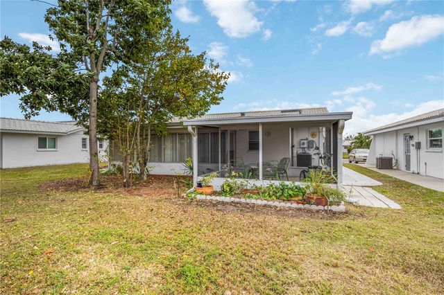 3801 CHINABERRY, Bradenton, FL 34208