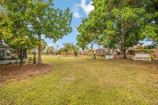 3801 CHINABERRY, Bradenton, FL 34208