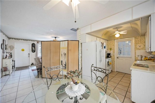 3801 CHINABERRY, Bradenton, FL 34208