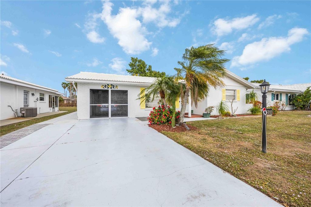 3801 CHINABERRY, Bradenton, FL 34208