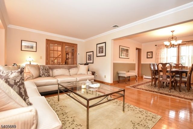 237 Glenwood Dr, North Haledon Boro, NJ 07508