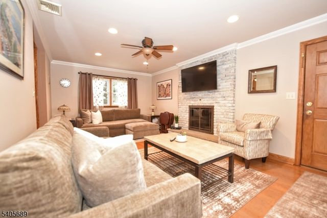 237 Glenwood Dr, North Haledon Boro, NJ 07508