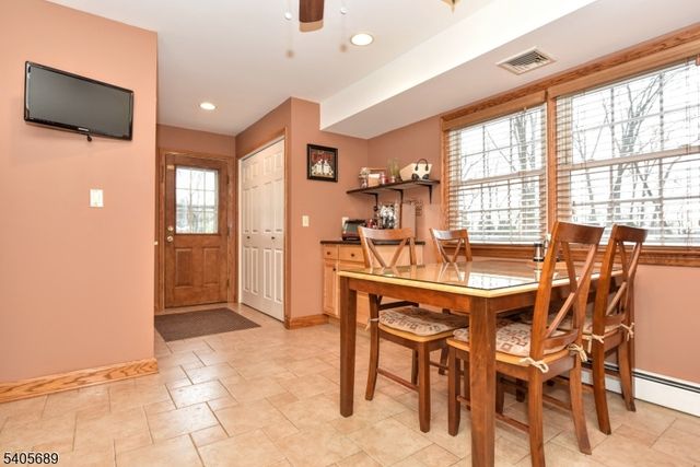 237 Glenwood Dr, North Haledon Boro, NJ 07508