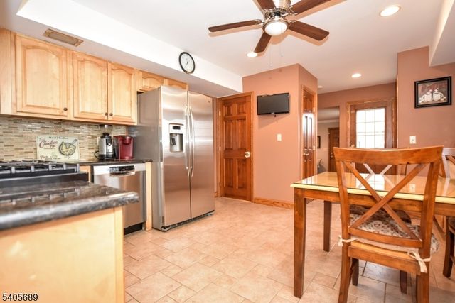 237 Glenwood Dr, North Haledon Boro, NJ 07508