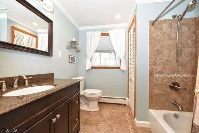 237 Glenwood Dr, North Haledon Boro, NJ 07508