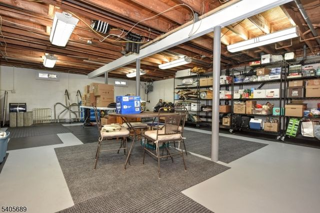 237 Glenwood Dr, North Haledon Boro, NJ 07508