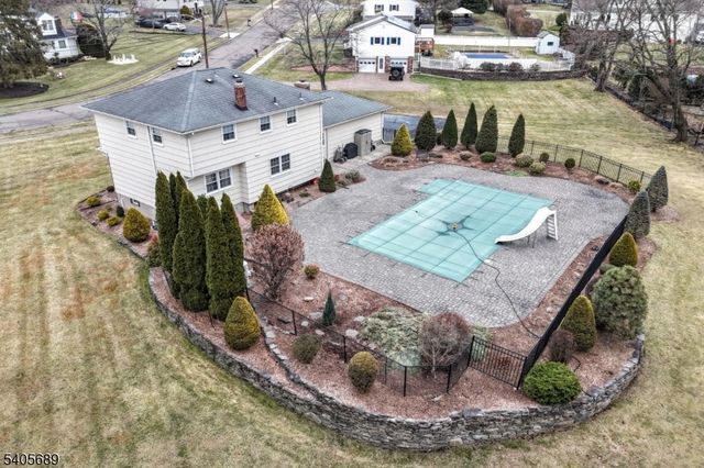 237 Glenwood Dr, North Haledon Boro, NJ 07508