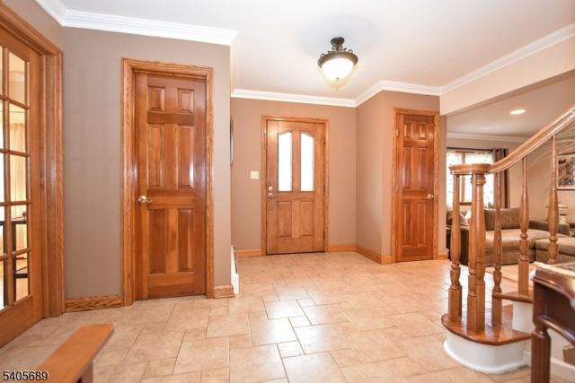 237 Glenwood Dr, North Haledon Boro, NJ 07508