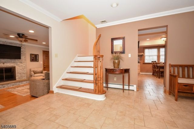 237 Glenwood Dr, North Haledon Boro, NJ 07508