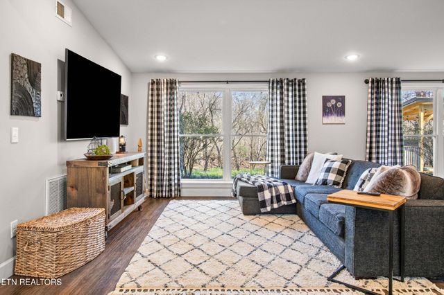 507 Short St, Athens, TN 37303