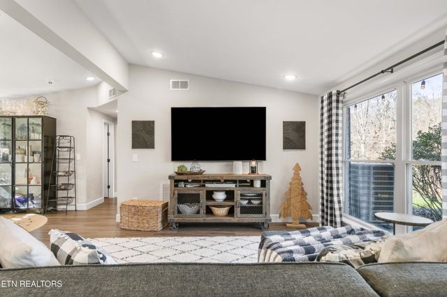 507 Short St, Athens, TN 37303