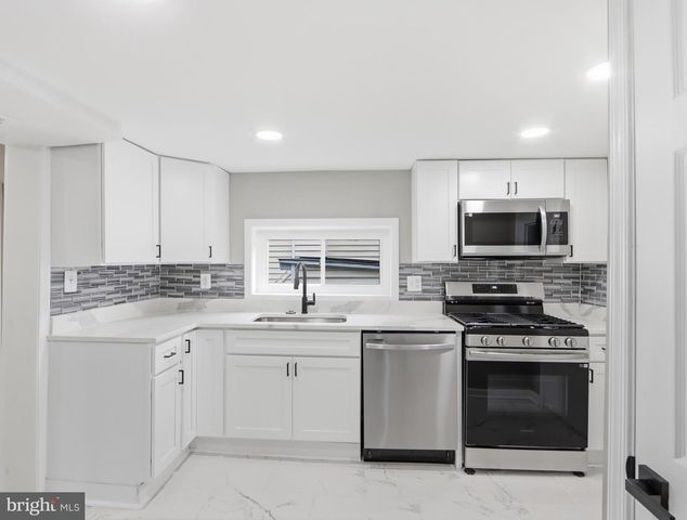 42 WINTERS LN, Baltimore, MD 21228