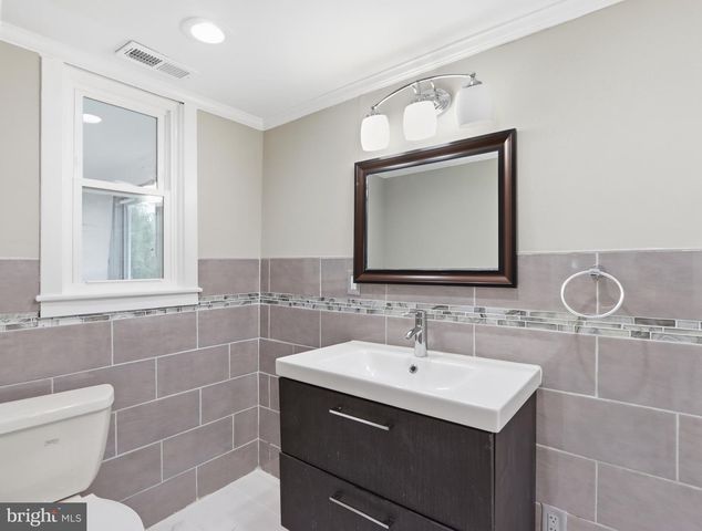 42 WINTERS LN, Baltimore, MD 21228