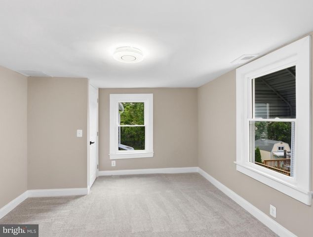 42 WINTERS LN, Baltimore, MD 21228