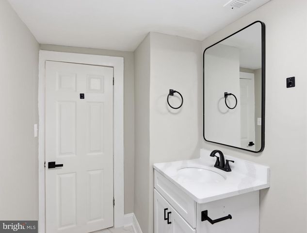 42 WINTERS LN, Baltimore, MD 21228