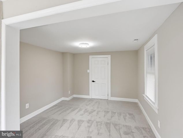 42 WINTERS LN, Baltimore, MD 21228