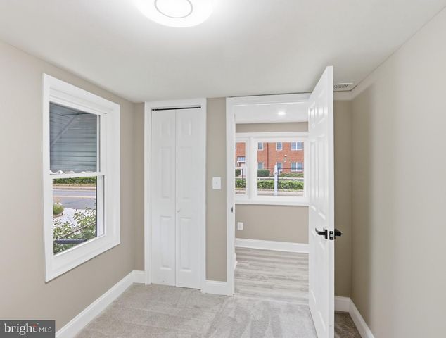 42 WINTERS LN, Baltimore, MD 21228