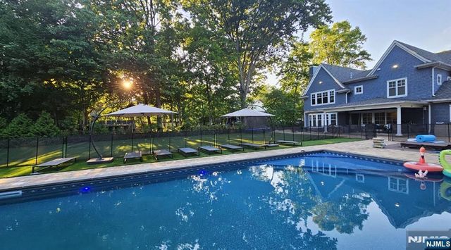 82 Copley Avenue, Teaneck, NJ 07666